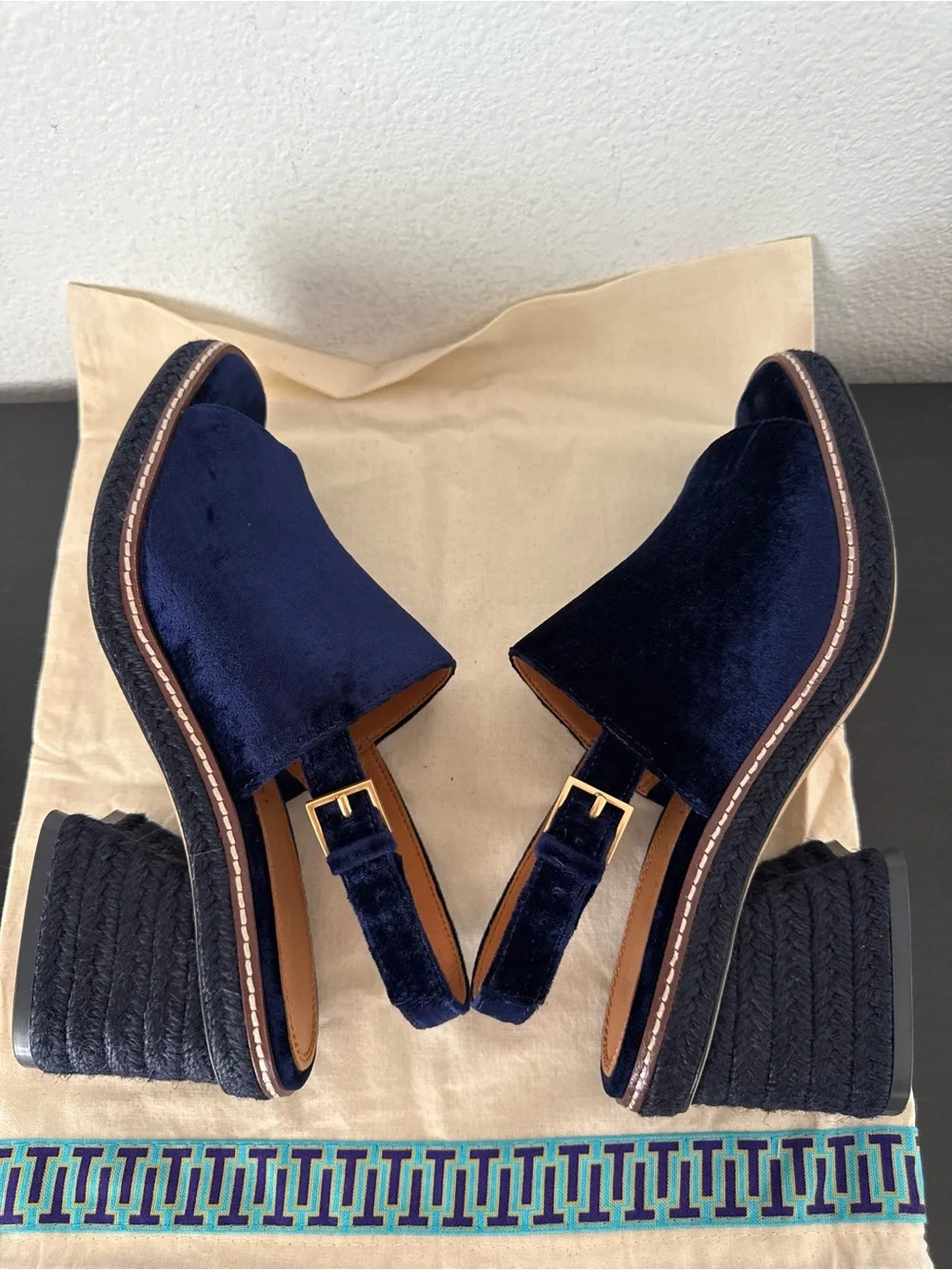 EUC Tory Burch Navy Royal Blue Velvet Slingback Block Heel Espadrille Sandals